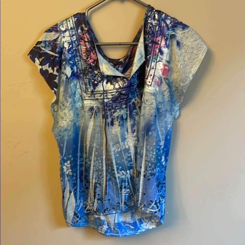 Blue and White Women's Top (Bin A)​​​